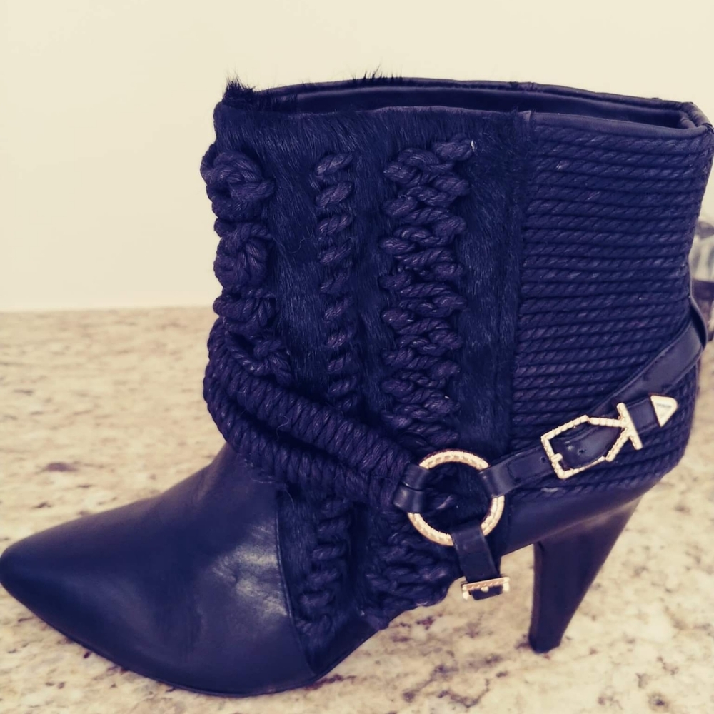 Beautiful Ivy Kirzhner Booties - Picture 4 of 4